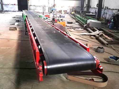 皮帶輸送機(jī)